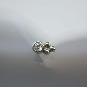 Anatometal white gold Sabrina End with Barbell